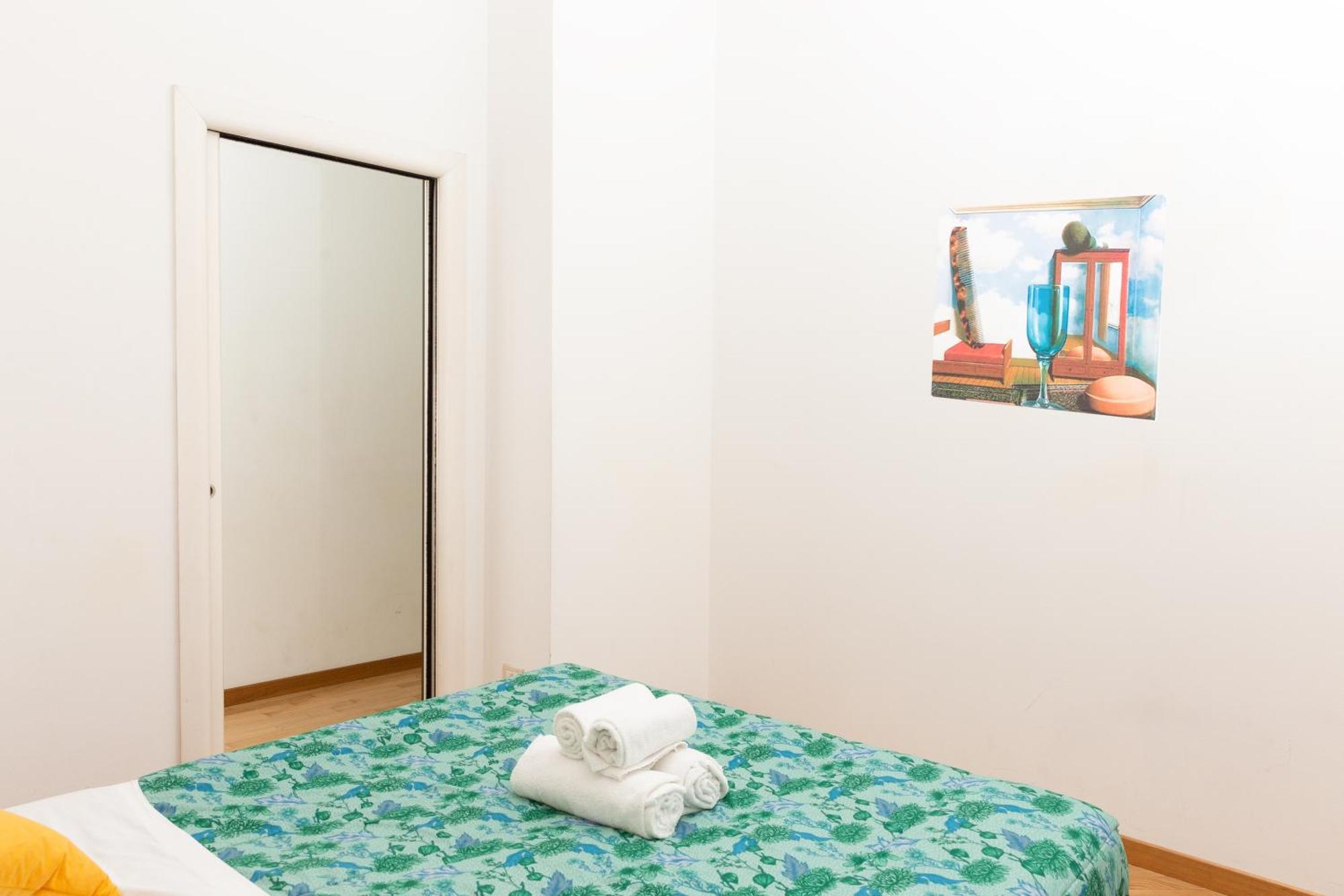 Free Parking Exclusive Apartment Magritte Style Милан Экстерьер фото